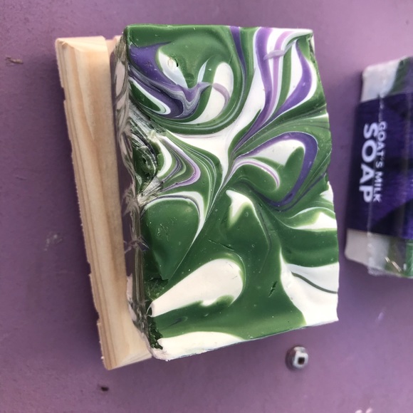 Lavender Apple goats milk soap - Picture 4 of 4